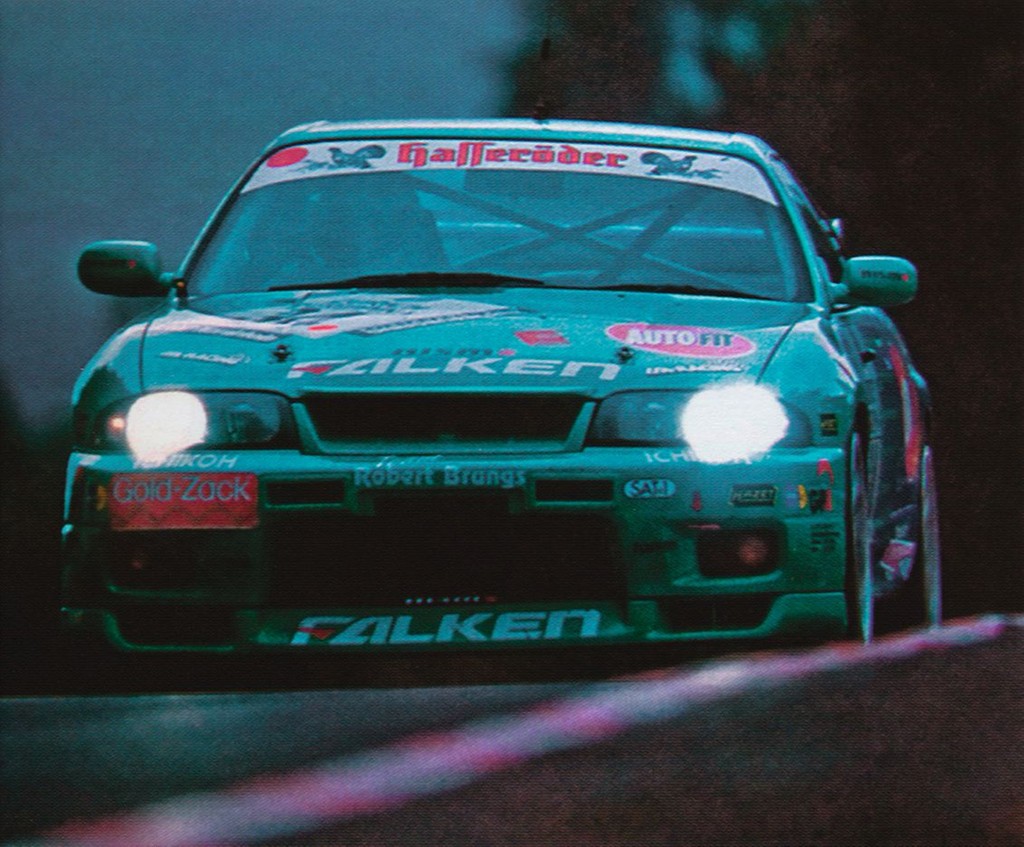 Το αγωνιστικό Nissan της Falken στον αγώνα 24 Ωρών Nürburgring το 1999