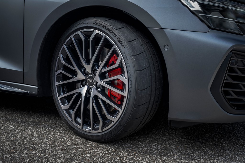 Falken AZENIS RS820 σε Audi S3 — επίσημη φωτογραφία Falken 2024